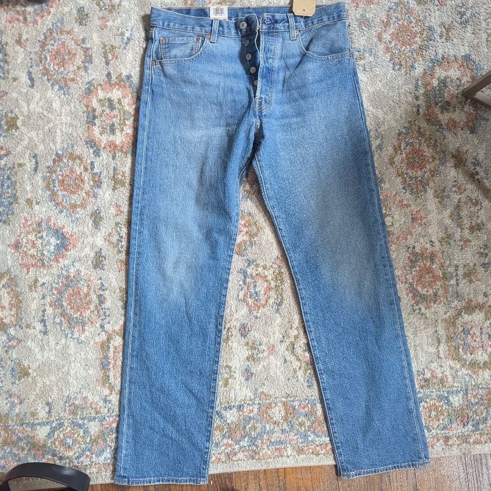 NWT 501 Levi Mid Wash Straight Leg